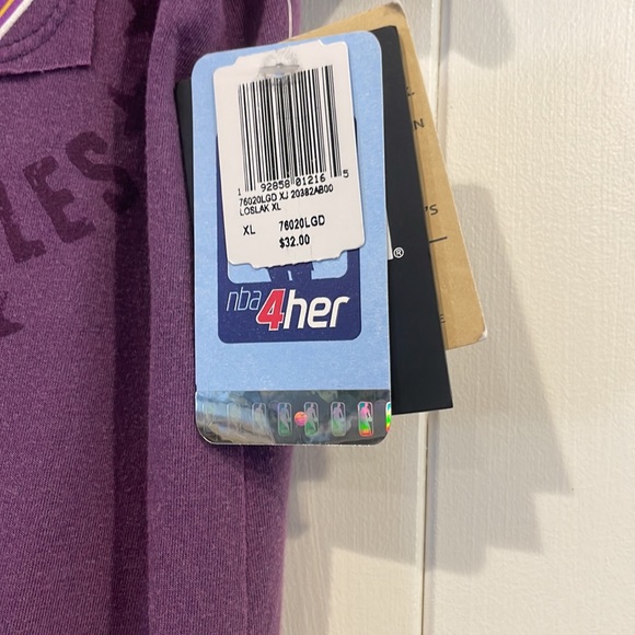 NBA-Los Angeles Lakers, New Era Women's Top From The NBA Store.  NWT. Size XL. - Picture 4 of 5